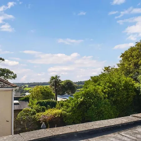 The Hideaway - Spacious 3 Bedroom Apartment Truro